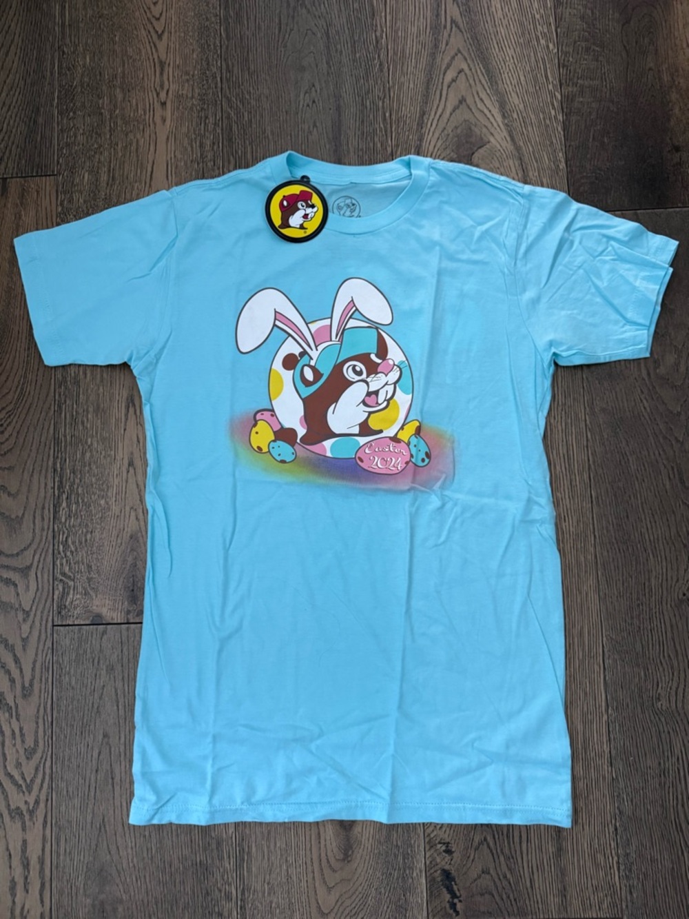Buc-ee’s Easter 2024 Bunny Graphic Tee with size Small NWT
